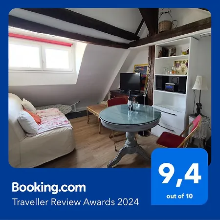Appartement Coeur De Paris Avec Vue Sur Les Toits-3